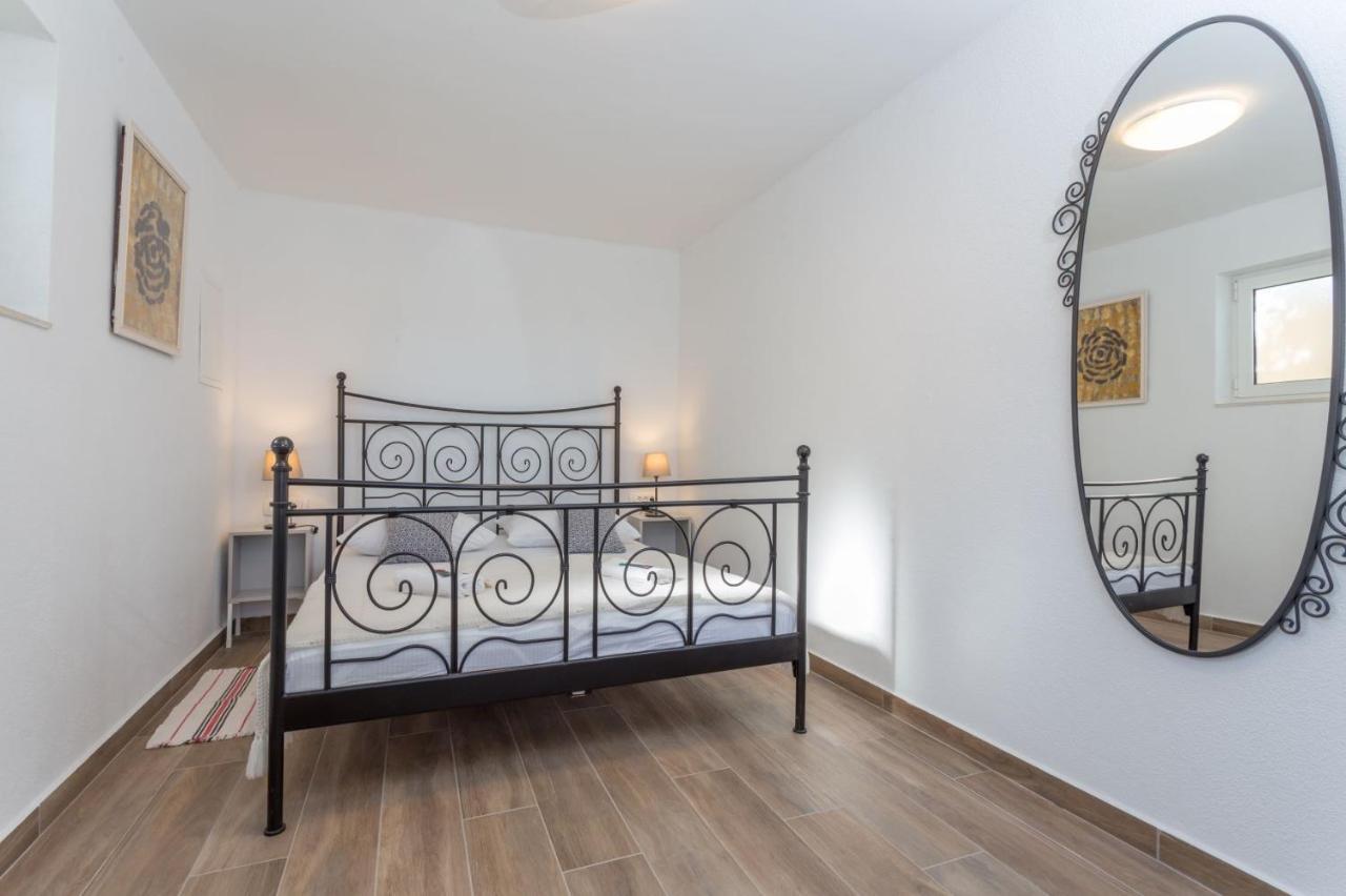 Nomads Apartment Хвар Екстериор снимка