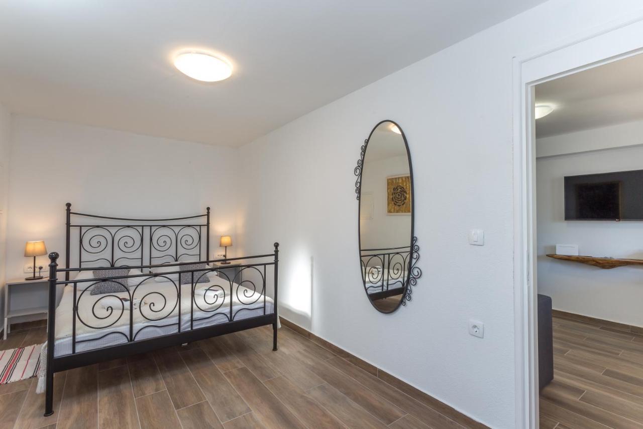 Nomads Apartment Хвар Екстериор снимка
